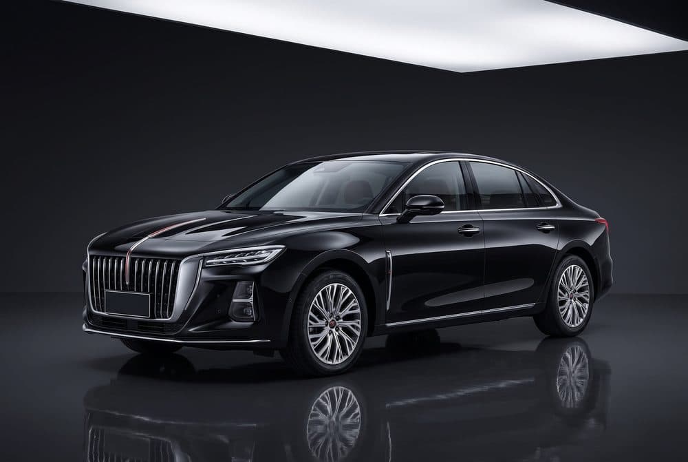 Hongqi H5 — чёрный автомобиль